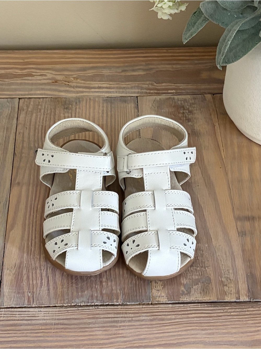 See Kai Run White Sandals 🏖️🆕